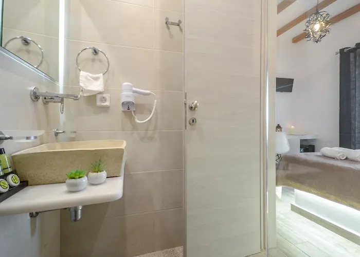 Saint George Hotel *